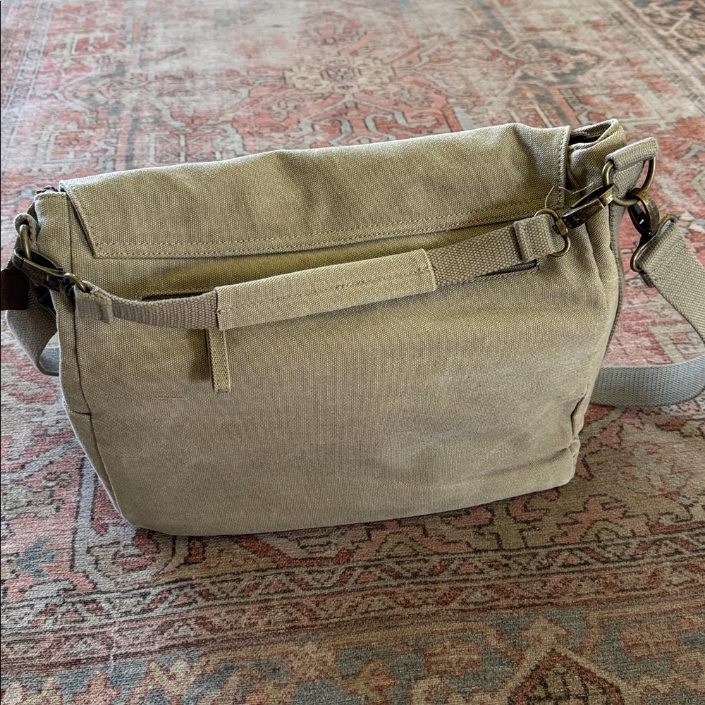 Kelly Moore Olive Green Canvas Camera Bag with Brown Leather Accents - Picture 5 of 6